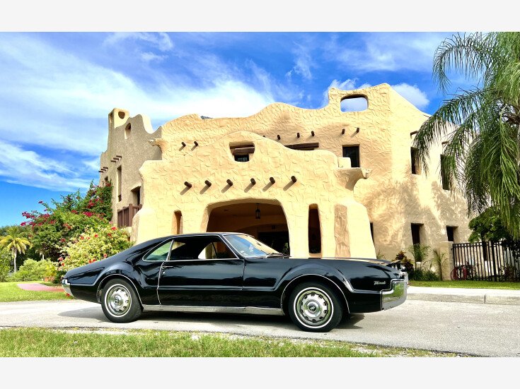 Thumbnail Photo undefined for 1966 Oldsmobile Toronado Trofeo